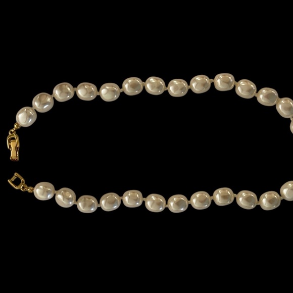 Price Drop! Elegant Faux Baroque Pearl Necklace with Golden Clasp - Picture 1 of 1